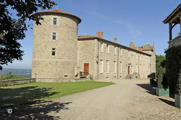 chateau de vollore-ville